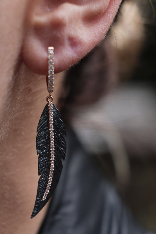 Hanging Feather with In-Line Diamonds № 17