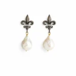 Fleur de Lis Barok İnci sallantılı küpe
