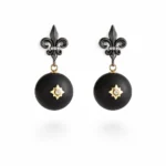 Okside Gümüş Fleur de Lis ve Siyah Abanoz Ağacı Top Detaylı Küpe