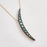 Opal Taşlı Ay Kolye