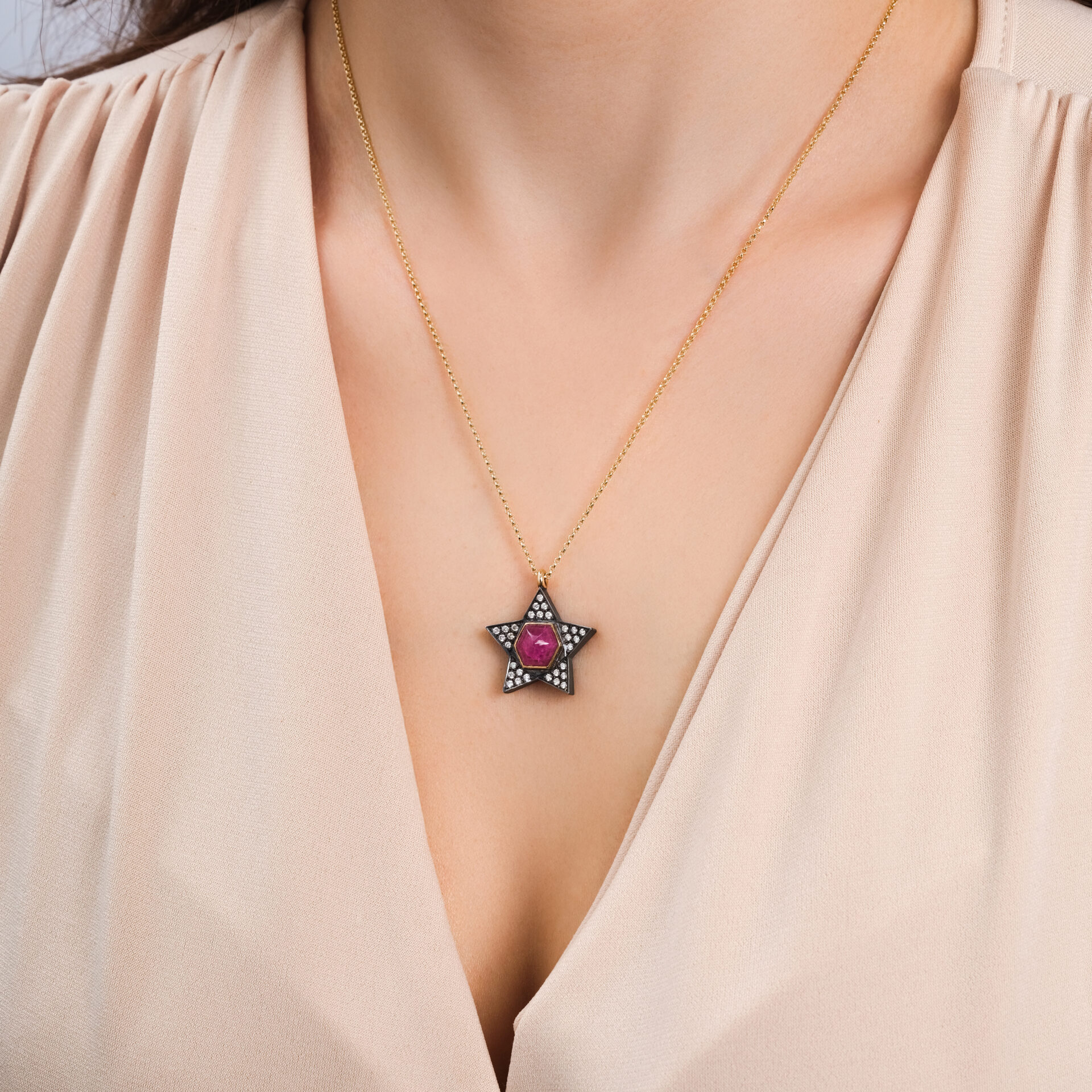 P240430 Antique Star Necklace with Ruby Detail - Görsel 1