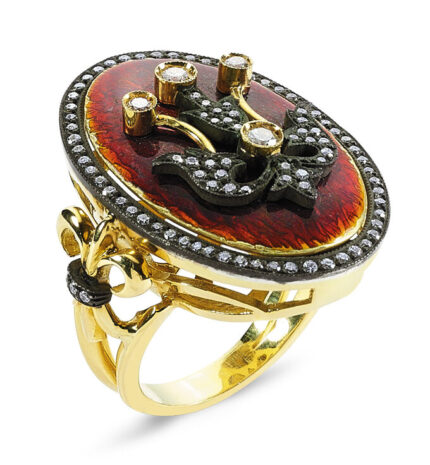 Kırmızı mineli yüzük