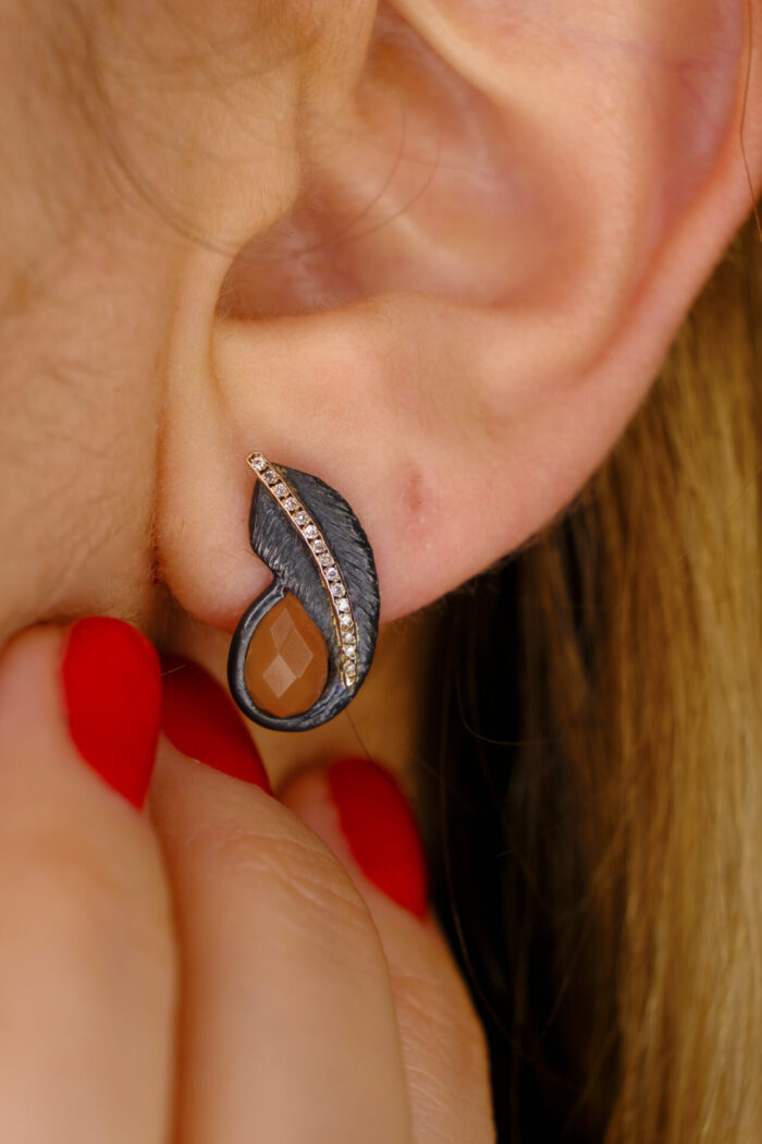 Moonstone taşlı tüy küpe - Görsel 2