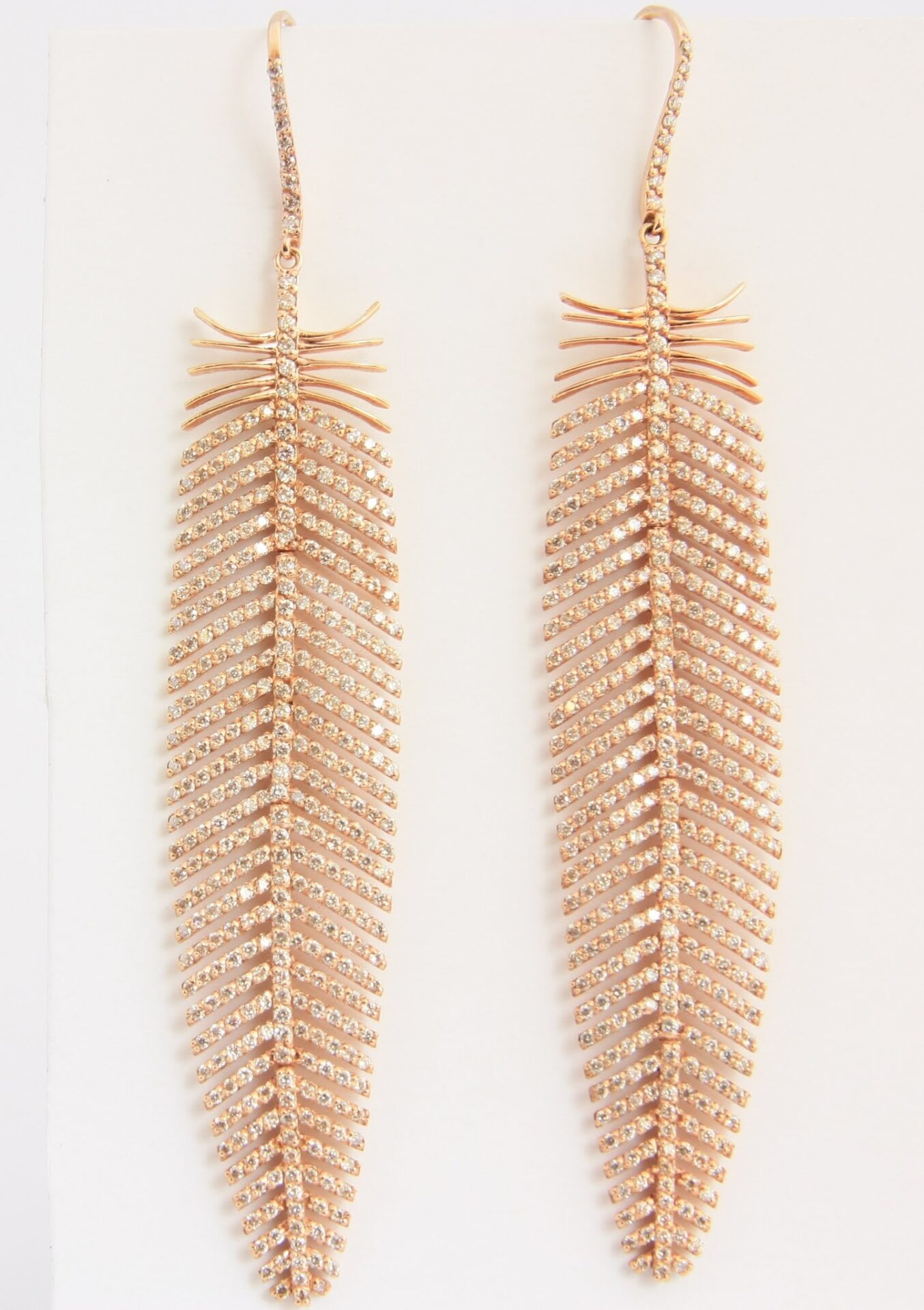 E110340 Tüy Küpe - Image 2