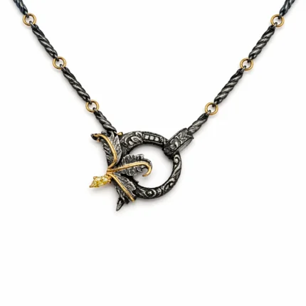 Yaprak desenli pırlantalı kilit tasarım kolye