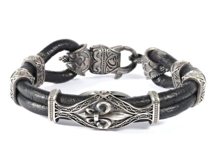 Fleur De Lis detaylı çift sıra deri bileklik (Copy)