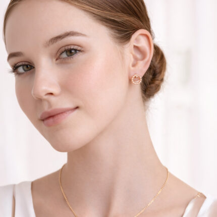 Rose gold  halka formunda  pırlanta detaylı mini küpe