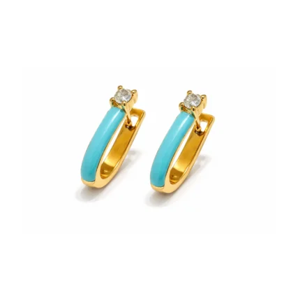 Altın Turkuaz Mine Taş Detaylı Halka Küpe – Canlı ve Dikkat Çekici Tasarım