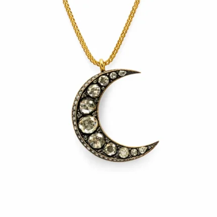 Hilal Kolye – Elmas Kesim Pırlanta Detaylı Vintage Tasarım