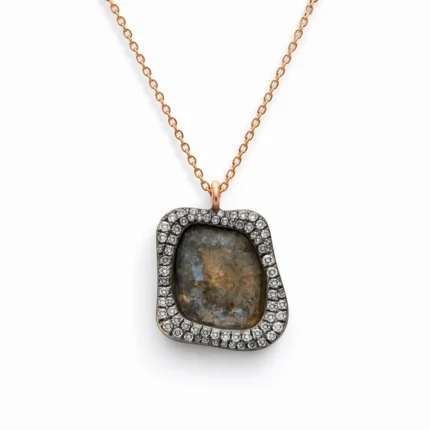 Slice Diamond Ortalı Pırlanta Çerçeveli Altın Kolye