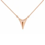 Köpekbalığı Dişi Form Pırlantalı Rose Gold Kolye